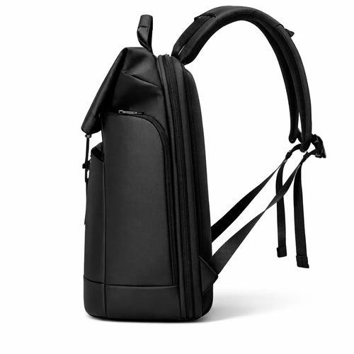 Handgefertigter Premium Rucksack Schwarz Seitenansicht schlankes modernes Design