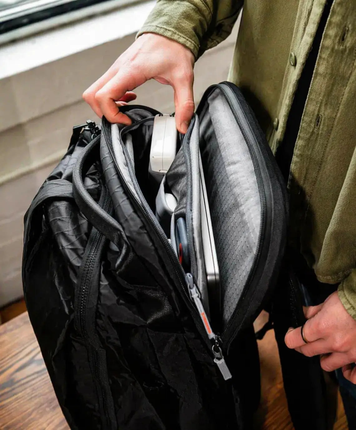 Premium-Rucksack mit Laptopfach und intelligentem Innenraum-Organizer