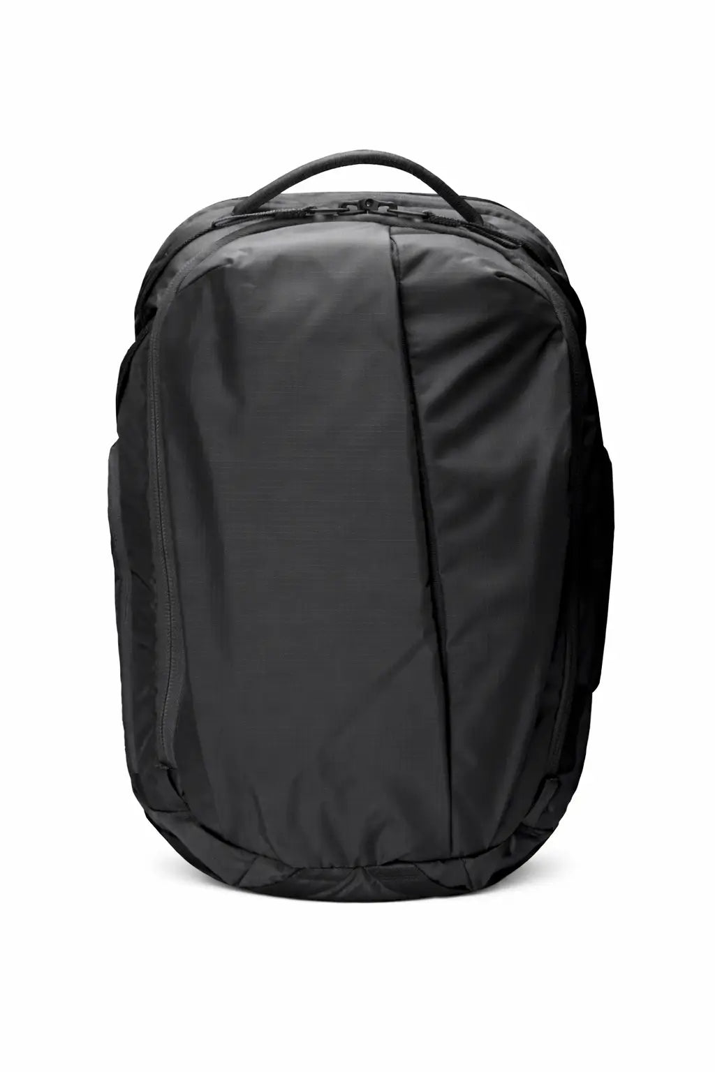 Schwarzer Premium-Reiserucksack in Frontansicht mit modernem minimalistischen Design