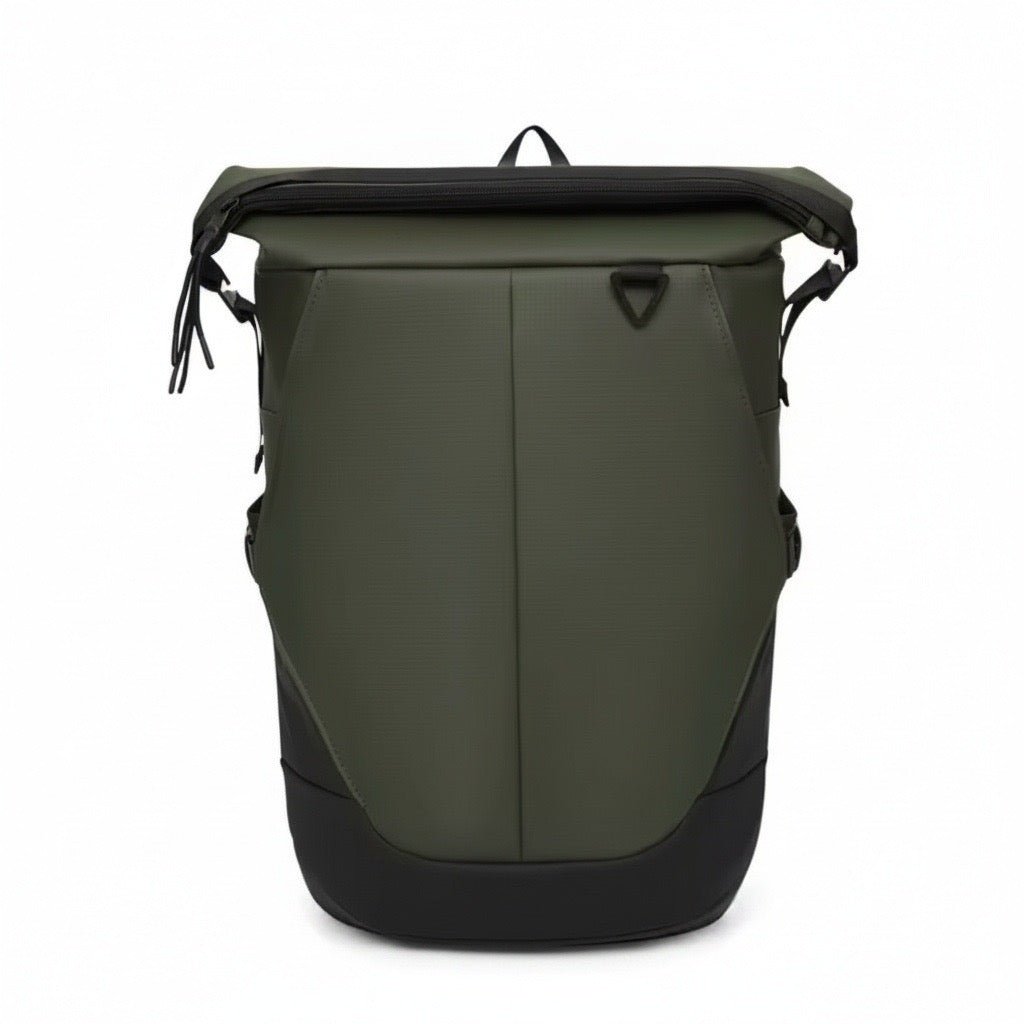 Frontansicht des kaki-farbenen Rollverschluss-Rucksacks in Militärgrün mit schwarzer Basis und modernem Schnitt